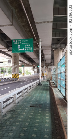 Seoul City. City. Street. Cheonggyecheon 92866532