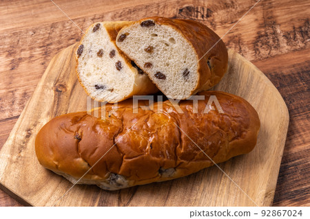 Grape coppé bread 92867024