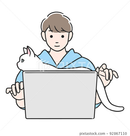 一個人在電腦上工作時被貓打擾了 92867110