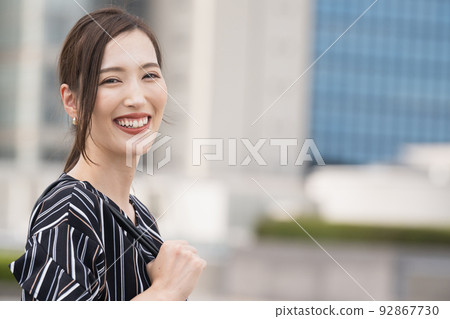 走的女商人戶外 走的女商人戶外 92867730