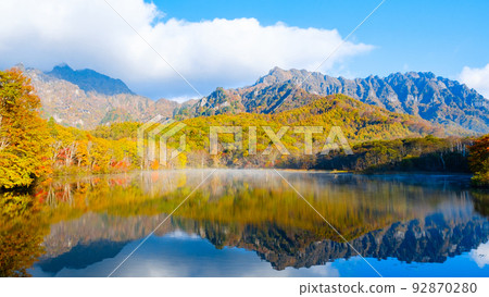 Togakushi / Kagamiike (Autumn) Togakushi / Kagamiike (Autumn) 92870280