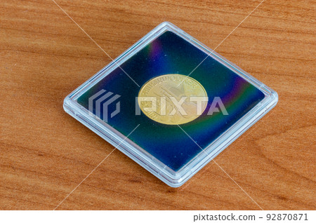 Vienna Philharmoniker gold coin in plastic case. 92870871