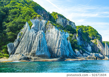 A group of strangely shaped giant rocks Hotokeura 92871604