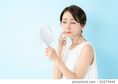 美麗的女人藍背 92873448