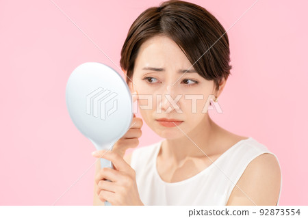 Female skin care pink bag 92873554