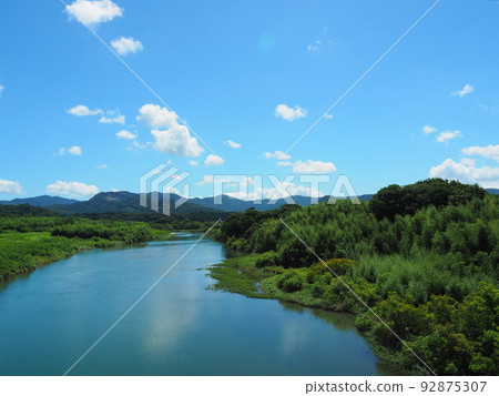 愛知縣豐川市豐川與藍天 92875307