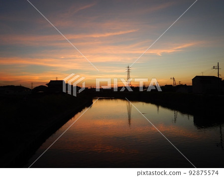 Twilight view 92875574