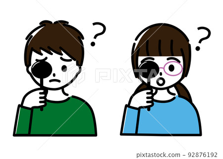 從嬰兒到小學低年級的男孩和女孩正在接受視力測試並且看不清（上半身） 92876192