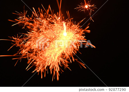 Scenery of sparklers Change of sparks Scenery of sparklers Change of sparks 92877290