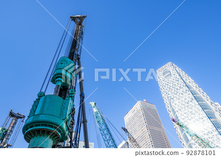 Shinjuku Ward, Tokyo Cityscape and construction site (foundation work) in Nishi-Shinjuku, where redevelopment is progressing 92878101