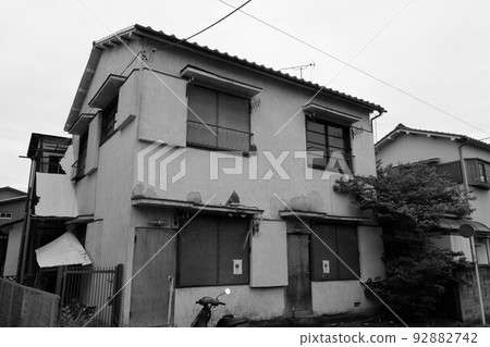廢棄的廢棄公寓 92882742