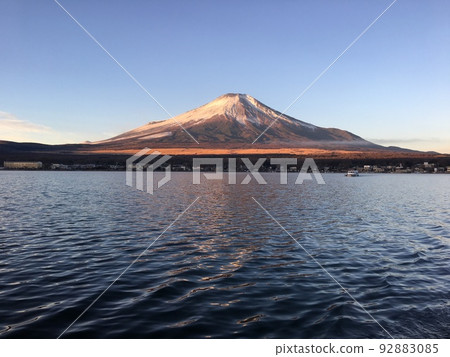 Morning Mount Fuji seen from Yamanakako Morning Mount Fuji seen from Yamanakako 92883085