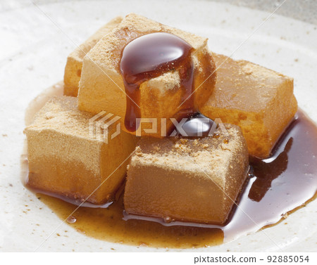 Warabimochi  92885054