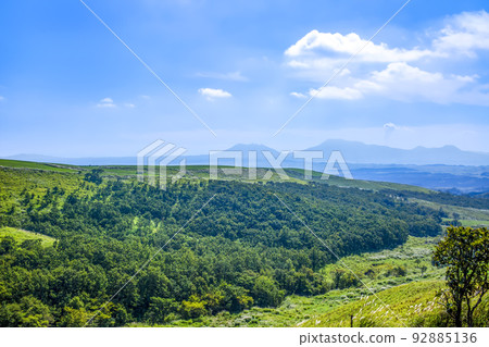 View of Mt. Aso from Senomoto Kogen 92885136