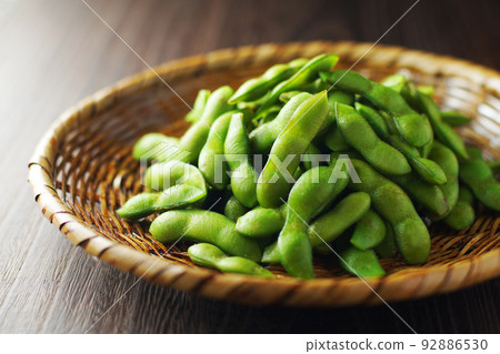 毛豆裝在籃子裡 毛豆裝在籃子裡 92886530
