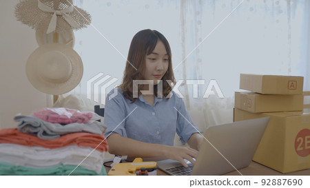 Business concept of 4k Resolution. Employees are using computers to check customer orders. 92887690