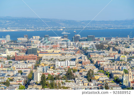 Perfectly straight row of buildings with streets in between view from above in San Francisco, CA 92888952