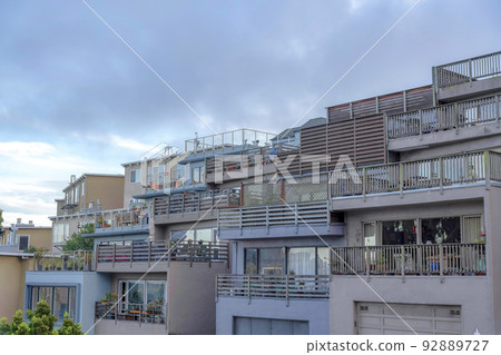 Multi-storey complex homes with balconies in San Francisco, California 92889727