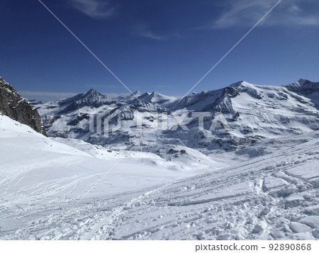 Stubacher Sonnblick mountain, alpine ski tour, Tyrol, Austria Stubacher Sonnblick mountain, alpine ski tour, Tyrol, Austria 92890868