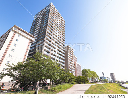 Shinano River riverfront cityscape Shinano River riverfront cityscape 92893953