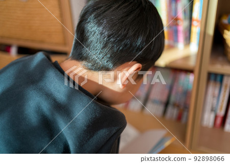 younger, reading, bookcases 92898066