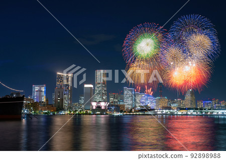 Yokohama City, Kanagawa Prefecture Minatomirai Smart Festival Fireworks Festival 92898988