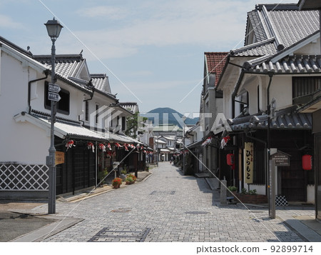 漫步柳井白牆的街道（江戶時代的商人房屋繼續） 92899714