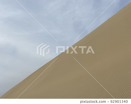 Sand and sky 92901340