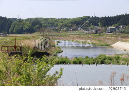 內川、宇都宮線E131系列列車 內川、宇都宮線E131系列列車 92902743