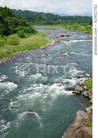 群馬縣吾妻郡中之條町JR吾妻線一城站周邊吾妻川風光 群馬縣吾妻郡中之條町JR吾妻線一城站周邊吾妻川風光 92902782