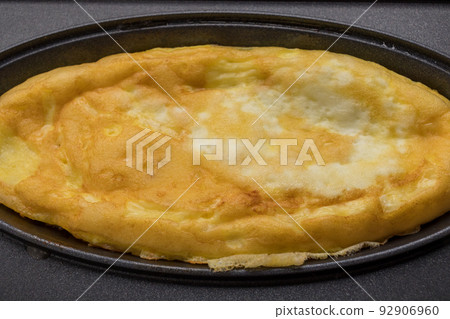 Omelette cooker and deliciously cooked omelets Omelette cooker and deliciously cooked omelets 92906960