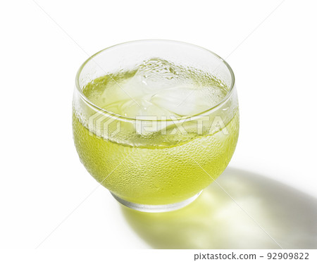 Cold green tea 92909822