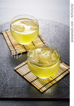 冷綠茶 92910282