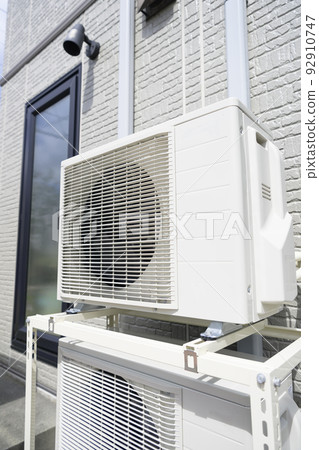 Outdoor unit of air conditioner 92910747