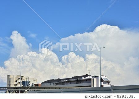夏天接近雲 夏天接近雲 92915383