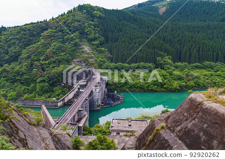 宮崎縣/日南水壩，擁有美麗的新鮮綠色和翠綠色（九州地區非常罕見的帶有溢洪道的水壩） 92920262