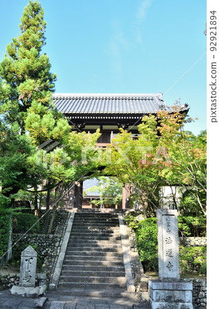 Hodoji Temple (Romon Gate) [Hachigamineji Temple, Minami Ward, Sakai City, Osaka Prefecture] 92921894