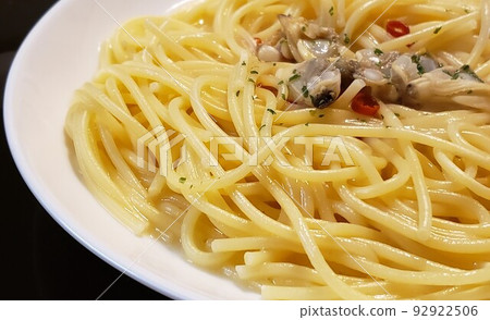 Vongole Bianco (Frozen Food) Vongole Bianco (Frozen Food) 92922506