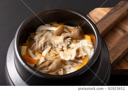 香菇飯（舞茸、shimeji 香菇） 92925652