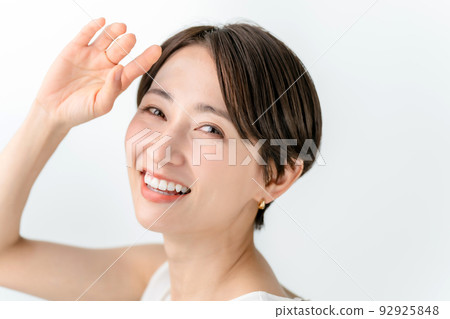 皮膚護理婦女白色背景 92925848