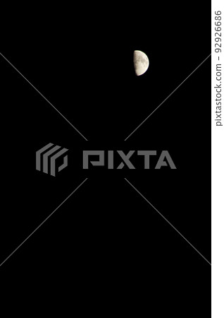 仲夏夜半月 92926686