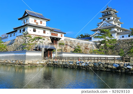 [Ehime Prefecture] Imabari Castle under clear skies 92929310