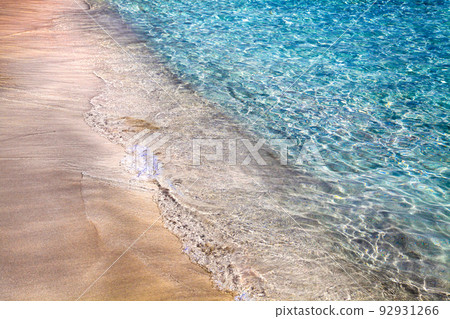 Shallow clear sea with pink sand at Elafonisi, Crete island - Greece Shallow clear sea with pink sand at Elafonisi, Crete island - Greece 92931266