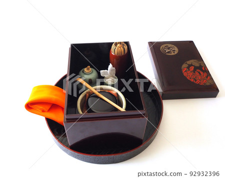 Urasenke, a set of tools in front of the Uta flower point 92932396