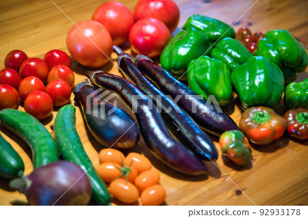 Morning vegetables 92933178