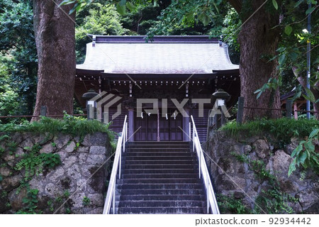 Mysterious view of a small shrine 92934442