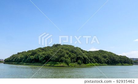 "Nisanzai Burial Mound" with a beautiful expanse of the front part of Sakai, Osaka "Nisanzai Burial Mound" with a beautiful expanse of the front part of Sakai, Osaka 92935462