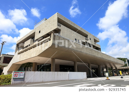 Exposed concrete building (Kanagawa Prefectural Youth Center) 92935745