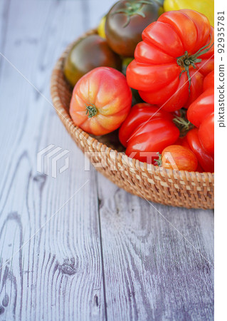 air room tomato 92935781