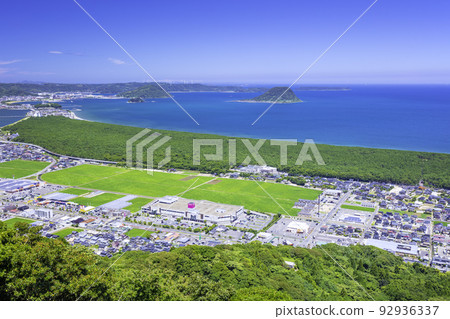 Beautiful Niji-no-Matsubara and the townscape of Karatsu seen from Kagamiyama Nishi Observatory (Karatsu City, Saga Prefecture) 92936337